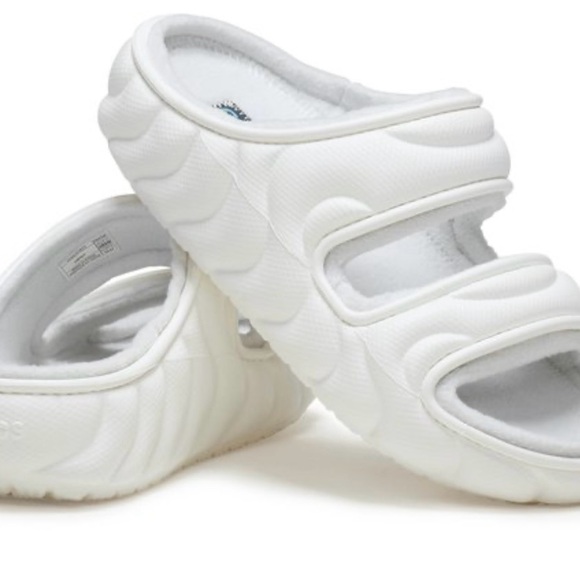 CROCS White Quilted Sandals - Picture 5 of 9